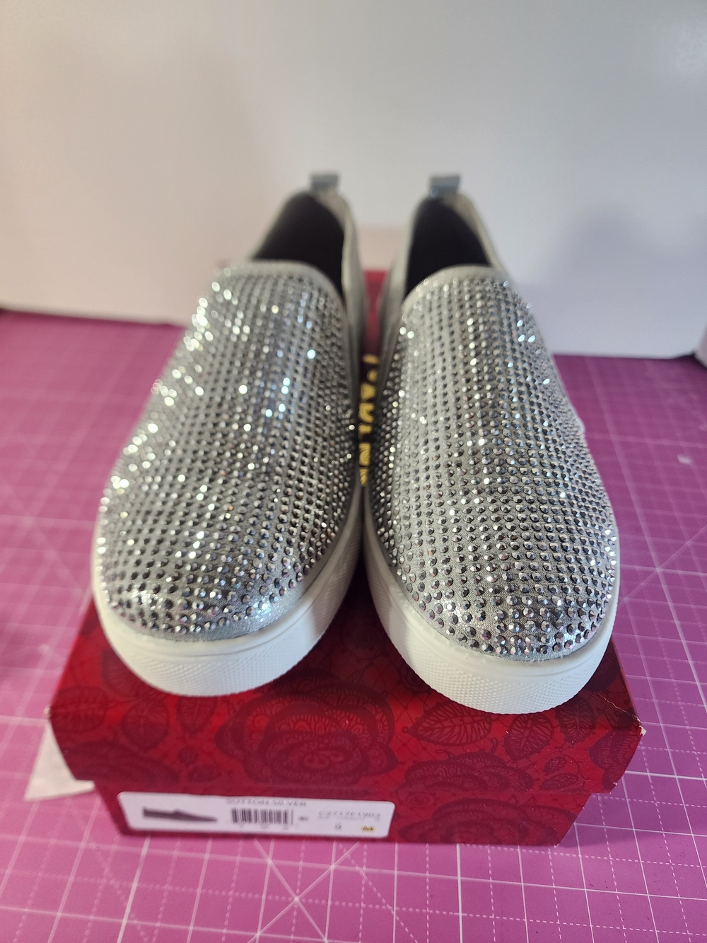 NIB - Carlos by Carlos Santana Sutton Sparkling Silver  Slip-On Sneakers - 9